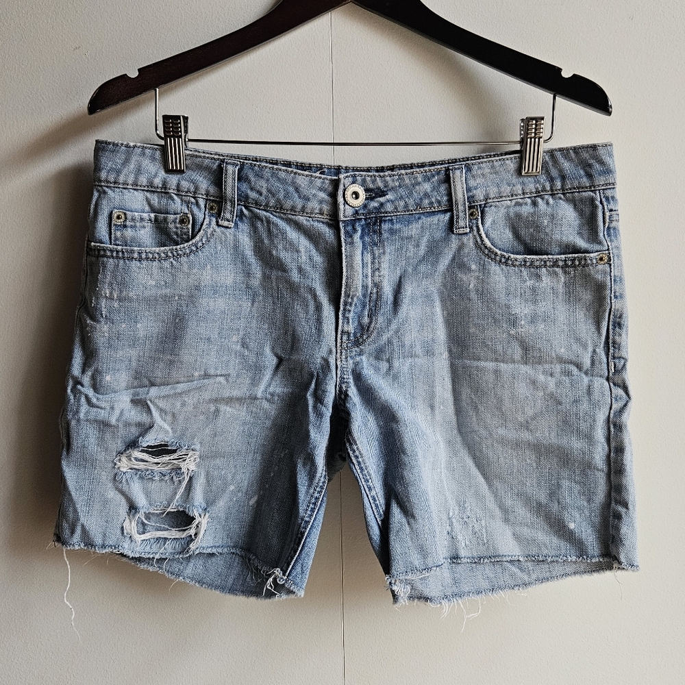 American Eagle Distressed Jean Shorts in Women's Size 8